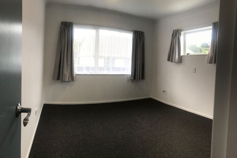 Photo of property in 28a Allington Road, Karori, Wellington, 6012