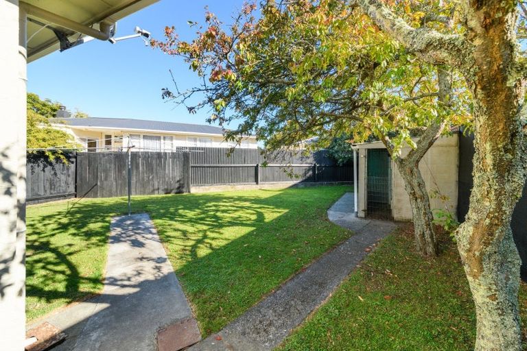 Photo of property in 2a Lowestoft Place, West End, Palmerston North, 4412