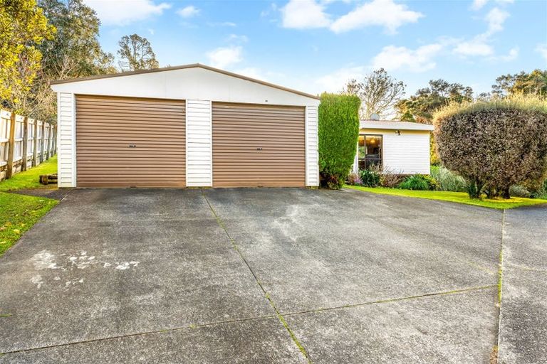 Photo of property in 14 Chardon Place, Henderson, Auckland, 0612