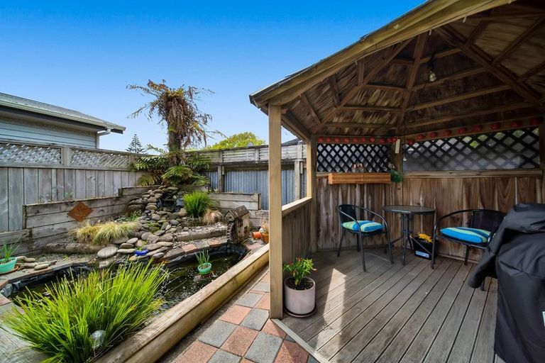 Photo of property in 9 Beech Place, Hawera, 4610