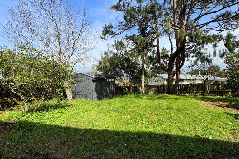 Photo of property in 9 Woodhouse Place, West Harbour, Auckland, 0618