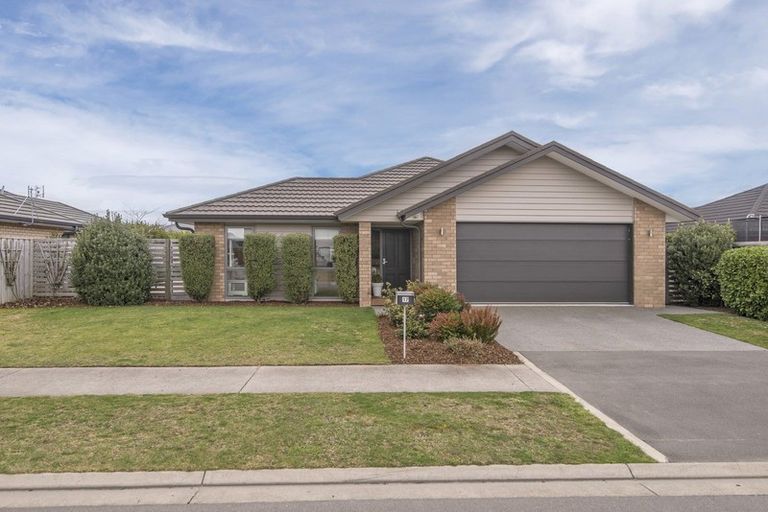 Photo of property in 17 Rossall Crescent, Rolleston, 7615