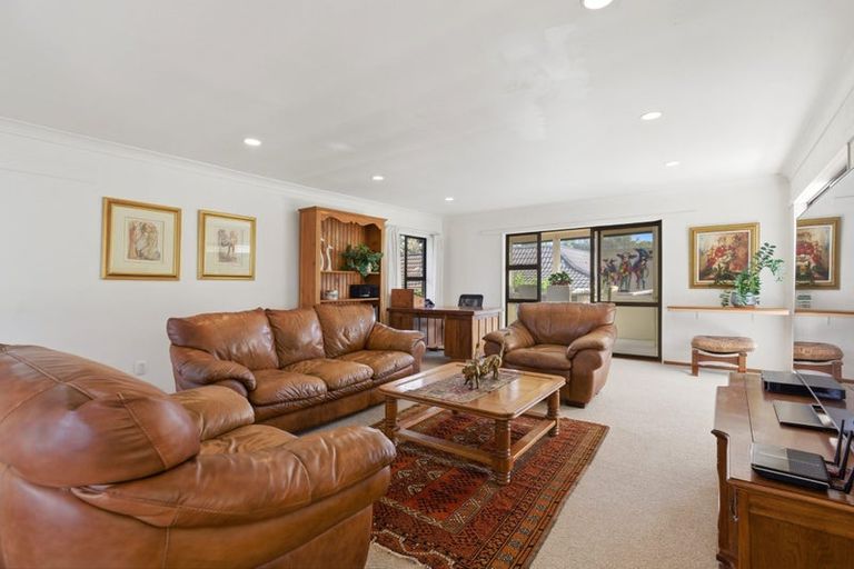 Photo of property in 2 Geoffrey Road, Torbay, Auckland, 0630