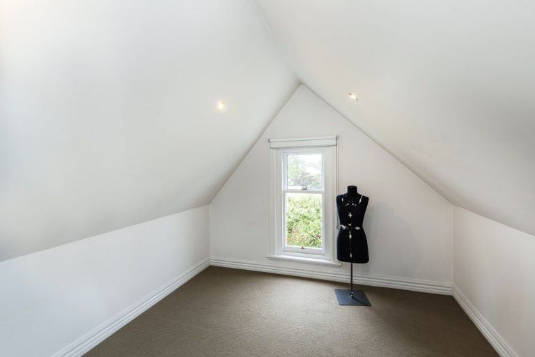 Photo of property in 172 Blighs Road, Strowan, Christchurch, 8052