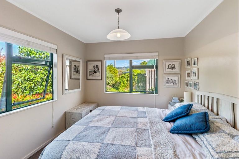 Photo of property in 389 Tararua Road, Levin, 5571