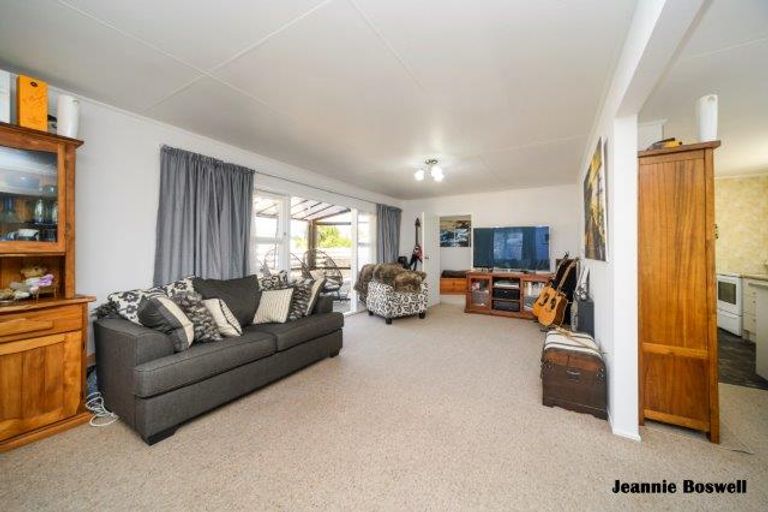 Photo of property in 84 Apollo Parade, Milson, Palmerston North, 4414