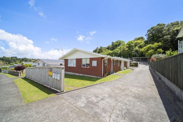 Photo of property in 36 Cumberland Street, Merrilands, New Plymouth, 4312