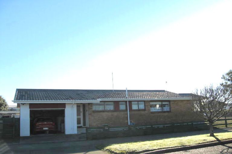 Photo of property in 140 Newcastle Street, Windsor, Invercargill, 9810