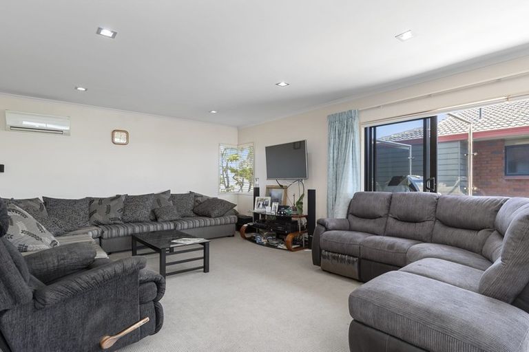 Photo of property in 2/134 Marine Parade, Mount Maunganui, 3116