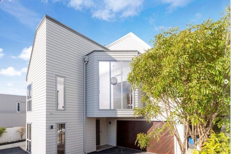 Photo of property in 2/70 Saint Heliers Bay Road, Saint Heliers, Auckland, 1071