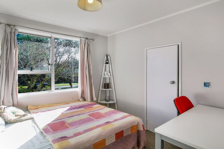 Photo of property in 14 Staverton Crescent, Mangere, Auckland, 2022