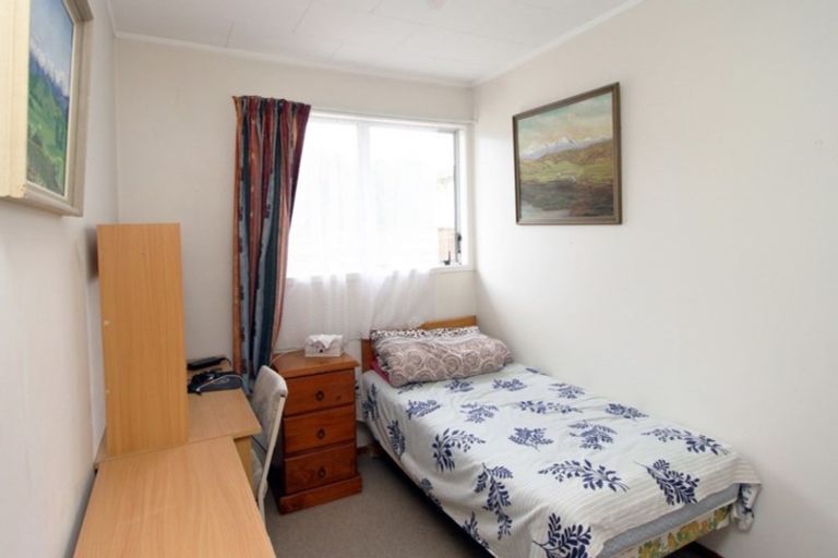 Photo of property in 22 Glennandrew Drive, Half Moon Bay, Auckland, 2012