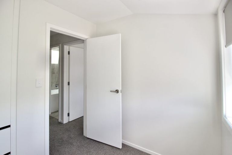 Photo of property in 5/94 Target Road, Totara Vale, Auckland, 0629