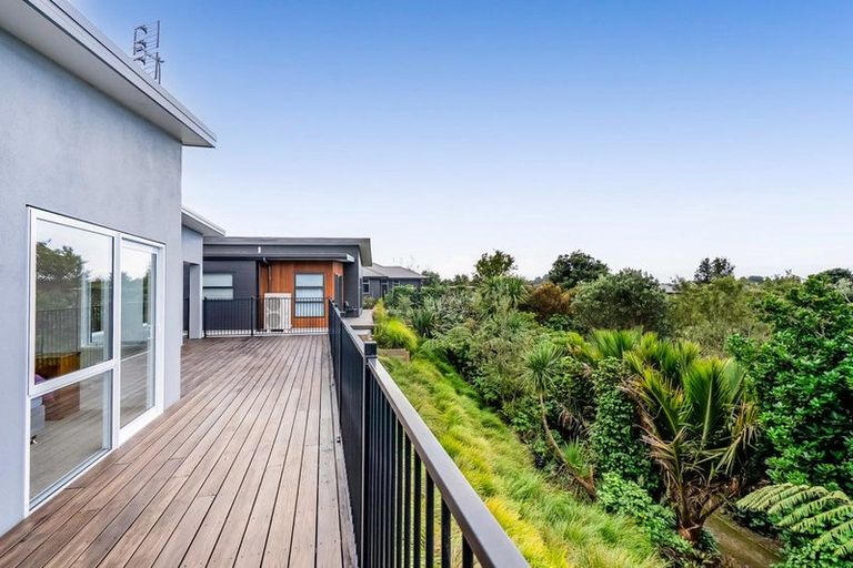 Photo of property in 4 Kakariki Lane, Waiwhakaiho, New Plymouth, 4312