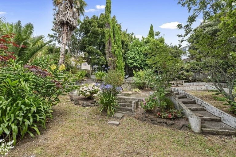 Photo of property in 105 Browns Bay Road, Browns Bay, Auckland, 0630