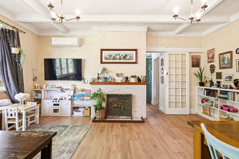 Photo of property in 18 Parsons Street, Saint Johns Hill, Whanganui, 4501