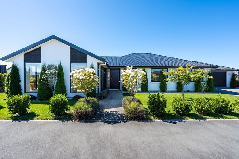 Photo of property in 12 Mellay Mews, Mosgiel, 9024