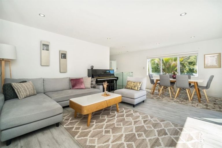 Photo of property in 2d Zion Road, Birkenhead, Auckland, 0626