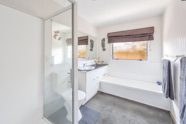 Photo of property in 36 Hyatt Grove, Greenmeadows, Napier, 4112