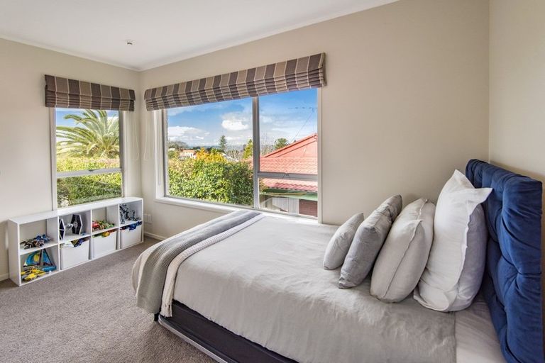 Photo of property in 31 Sealy Road, Torbay, Auckland, 0630
