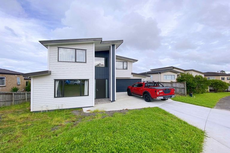Photo of property in 38 Namsan Close, Fairview Heights, Auckland, 0632