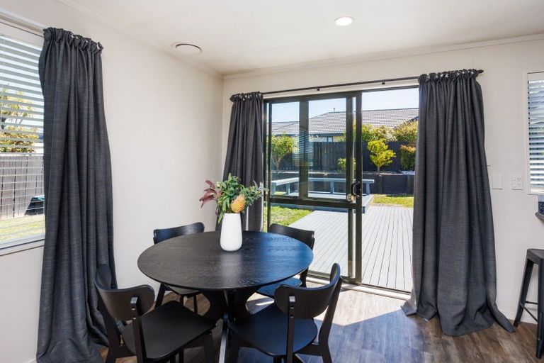 Photo of property in 92 Parnell Heights, Kelvin Grove, Palmerston North, 4414