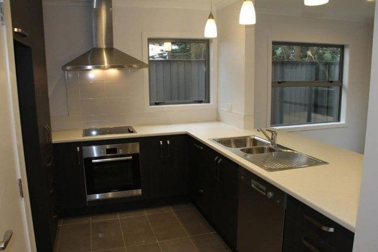 Photo of property in 2/42 Charlemont Street, Whitiora, Hamilton, 3200