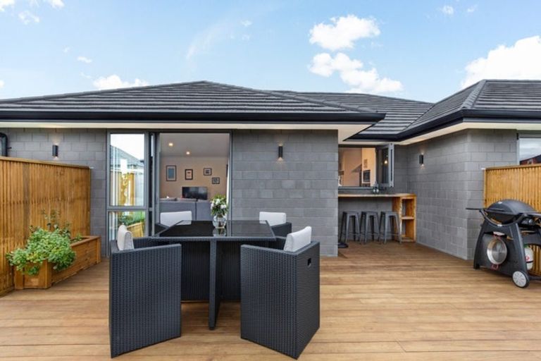 Photo of property in 2 Dyer Lane, Cambridge, 3434