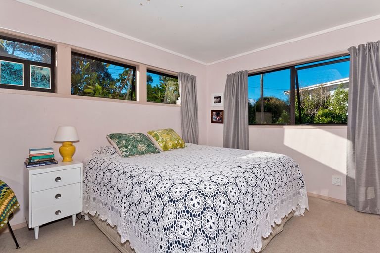 Photo of property in 6 Barrier View Road, Leigh, 0985