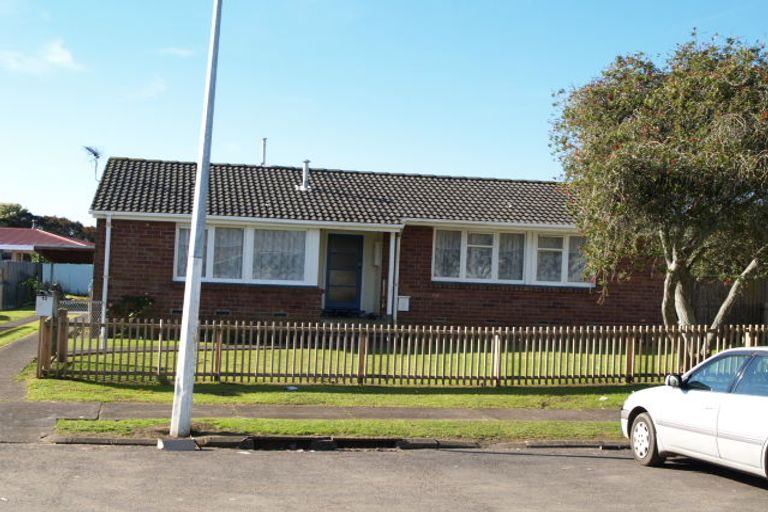 Photo of property in 13 Penderford Place, Mangere East, Auckland, 2024
