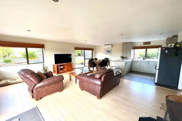 Photo of property in 2b Hammond Avenue, Hatfields Beach, Orewa, 0931