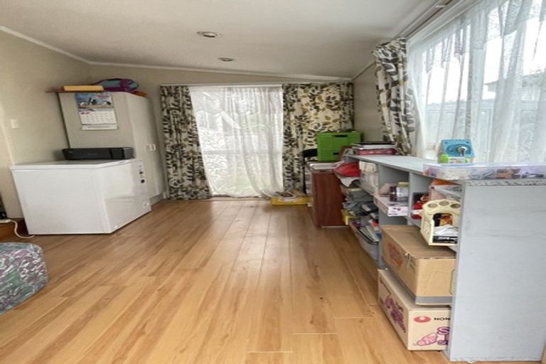 Photo of property in 2/62 Stanniland Street, Sunnyhills, Auckland, 2010