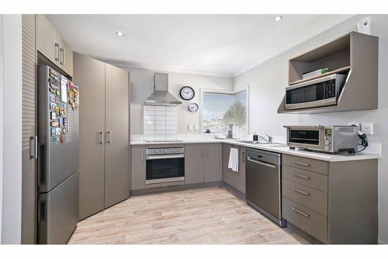 Photo of property in 62/64 Kawaha Point Road, Kawaha Point, Rotorua, 3010