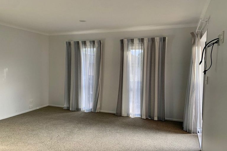 Photo of property in 290 Hill Road, The Gardens, Auckland, 2105