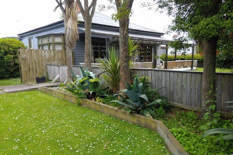 Photo of property in 40 Cox Street, Geraldine, 7930