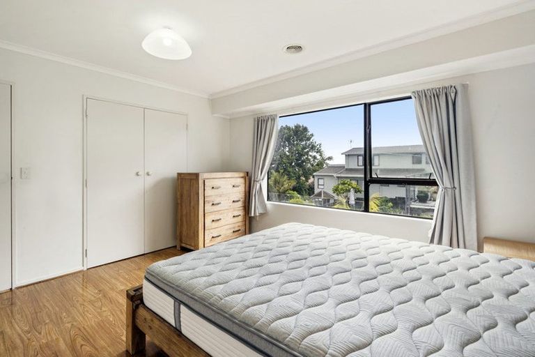 Photo of property in 1/14 Ridge Road, Waiake, Auckland, 0630