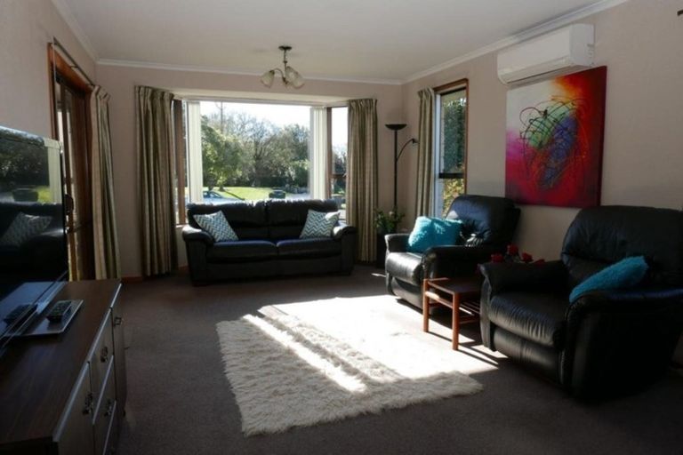 Photo of property in 2/8 James Condon Place, Redwood, Christchurch, 8051