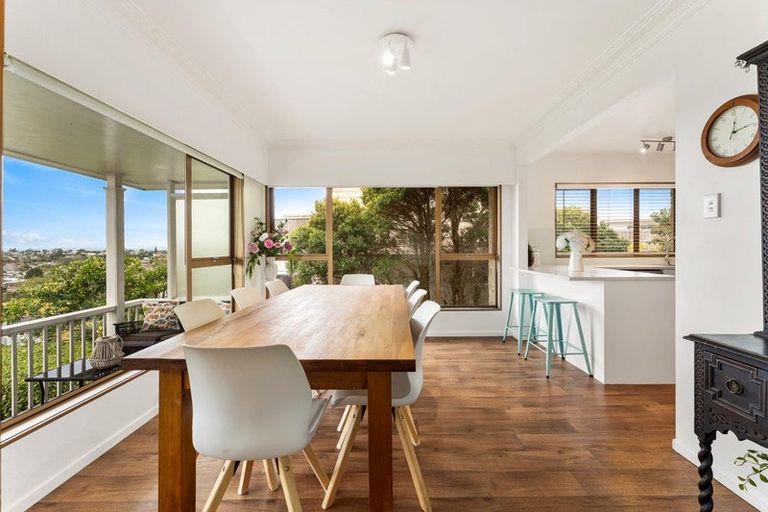 Photo of property in 19 Monyash Road, Manly, Whangaparaoa, 0930