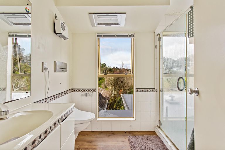 Photo of property in 32 Kereru Grove, Greenhithe, Auckland, 0632