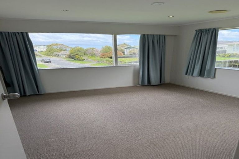 Photo of property in 16 Otira Grove, Kelson, Lower Hutt, 5010