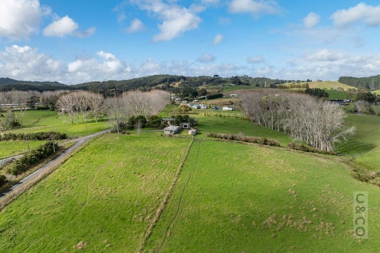 Photo of property in 836 Old North Road, Waimauku, 0882