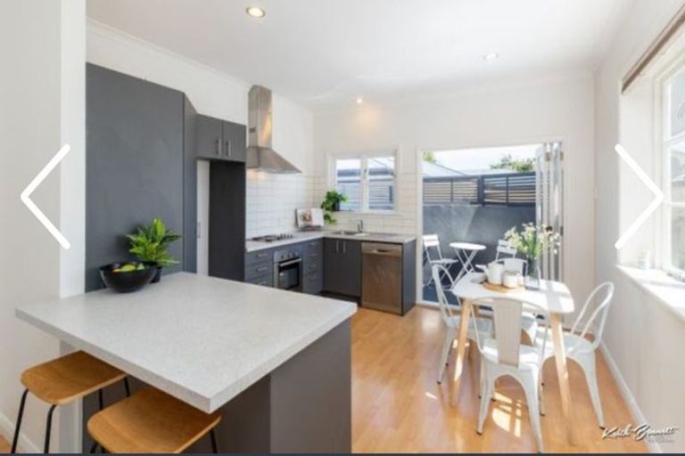 Photo of property in 33 Waiwhetu Road, Waiwhetu, Lower Hutt, 5010