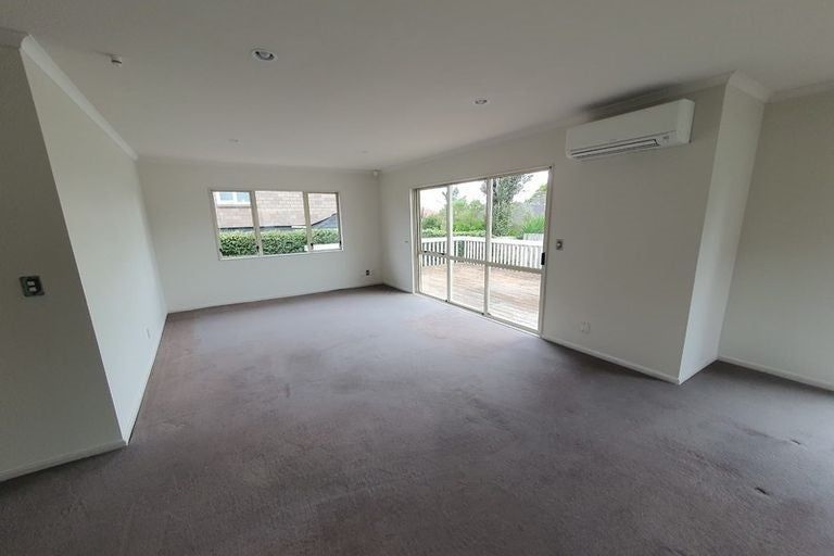 Photo of property in 4a Elcoat Avenue, Henderson, Auckland, 0612