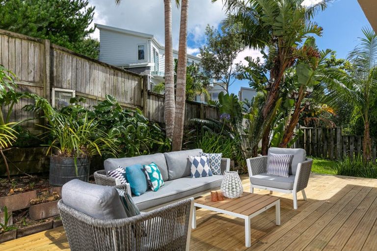 Photo of property in 1/30 Ronald Macken Place, Windsor Park, Auckland, 0632