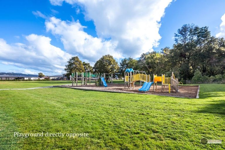 Photo of property in 5 Buddle Road, Wallaceville, Upper Hutt, 5018