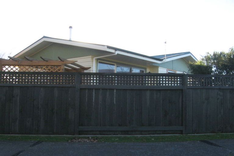 Photo of property in 6 John F Kennedy Drive, Milson, Palmerston North, 4414