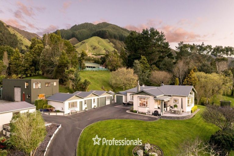 Photo of property in 229 Whitemans Valley Road, Whitemans Valley, Upper Hutt, 5371