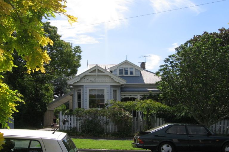 Photo of property in 17 Summer Street, Stanley Point, Auckland, 0624