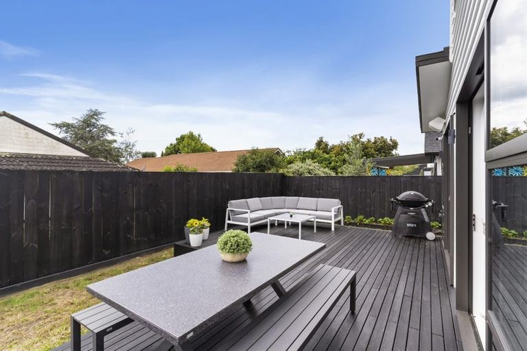 Photo of property in 10 Huaota Place, Botany Downs, Auckland, 2010