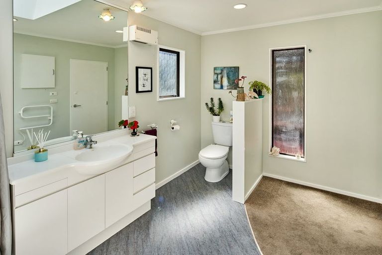 Photo of property in 18 Jeep Road, Raumati South, Paraparaumu, 5032